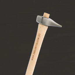 Jim Blurton City Head Stamp Wooden handle - Visit the official Jim Blurton shop to buy online, horseshoes, farrier tools & accessories distributed worldwide.
