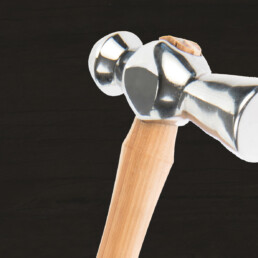 Jim Blurton Gunnar Hammer, visit the official Jim Blurton shop to buy online, horseshoes, farrier tools & accessories distributed worldwide.