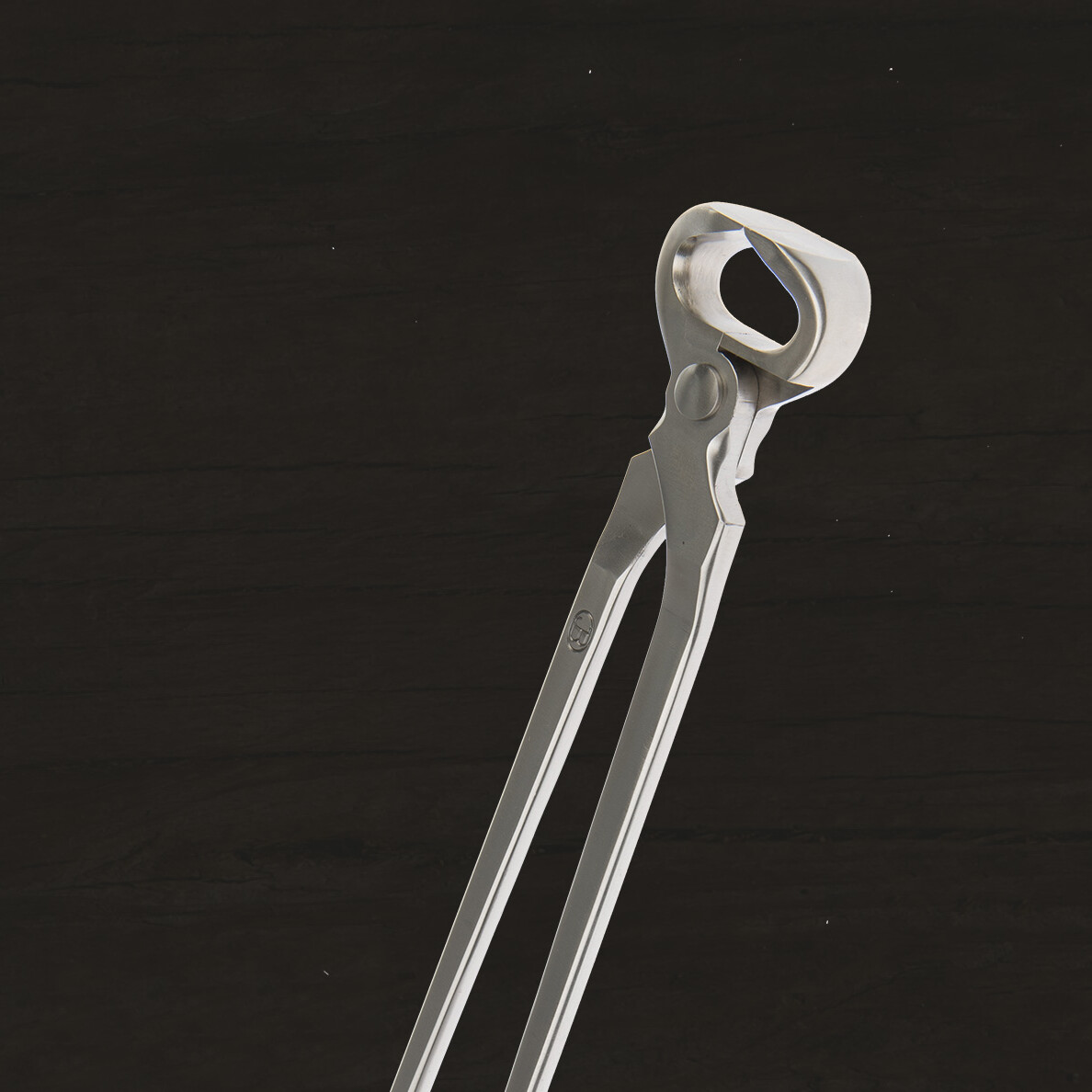 Jim Blurton Pull Offs, visit the official Jim Blurton shop to buy online, horseshoes, farrier tools & accessories distributed worldwide.