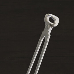 Jim Blurton Pull Offs, visit the official Jim Blurton shop to buy online, horseshoes, farrier tools & accessories distributed worldwide.